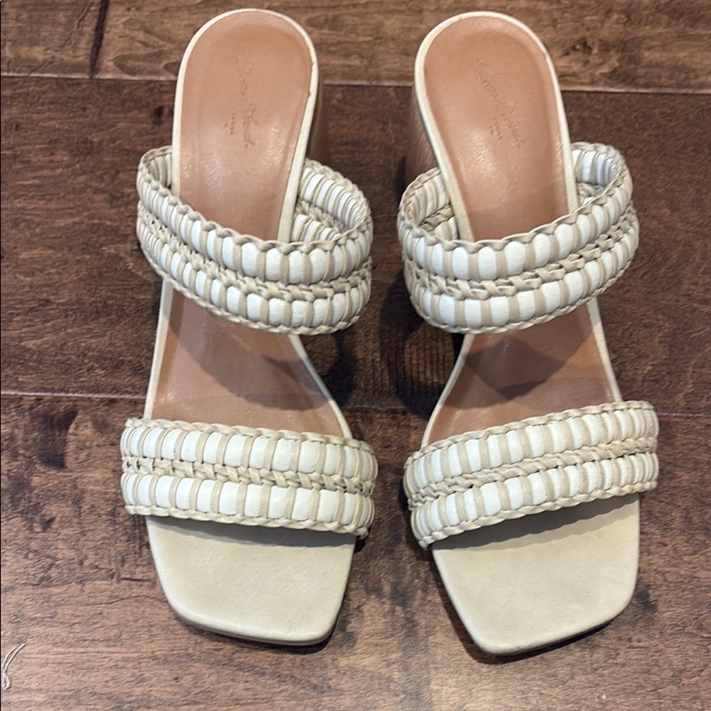 Universal Thread Cream and Tan block sandals